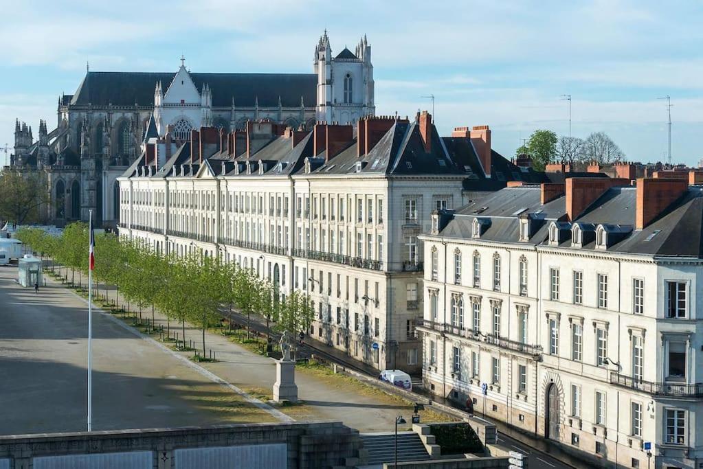 Appartement Grande Independante, Charme, Calme Sur Jardin, Centre, Acces Prive Par Escalier De L'immeuble, Sdb & Wc Prives, 10 Minutes Gare Et Palais Des Congres